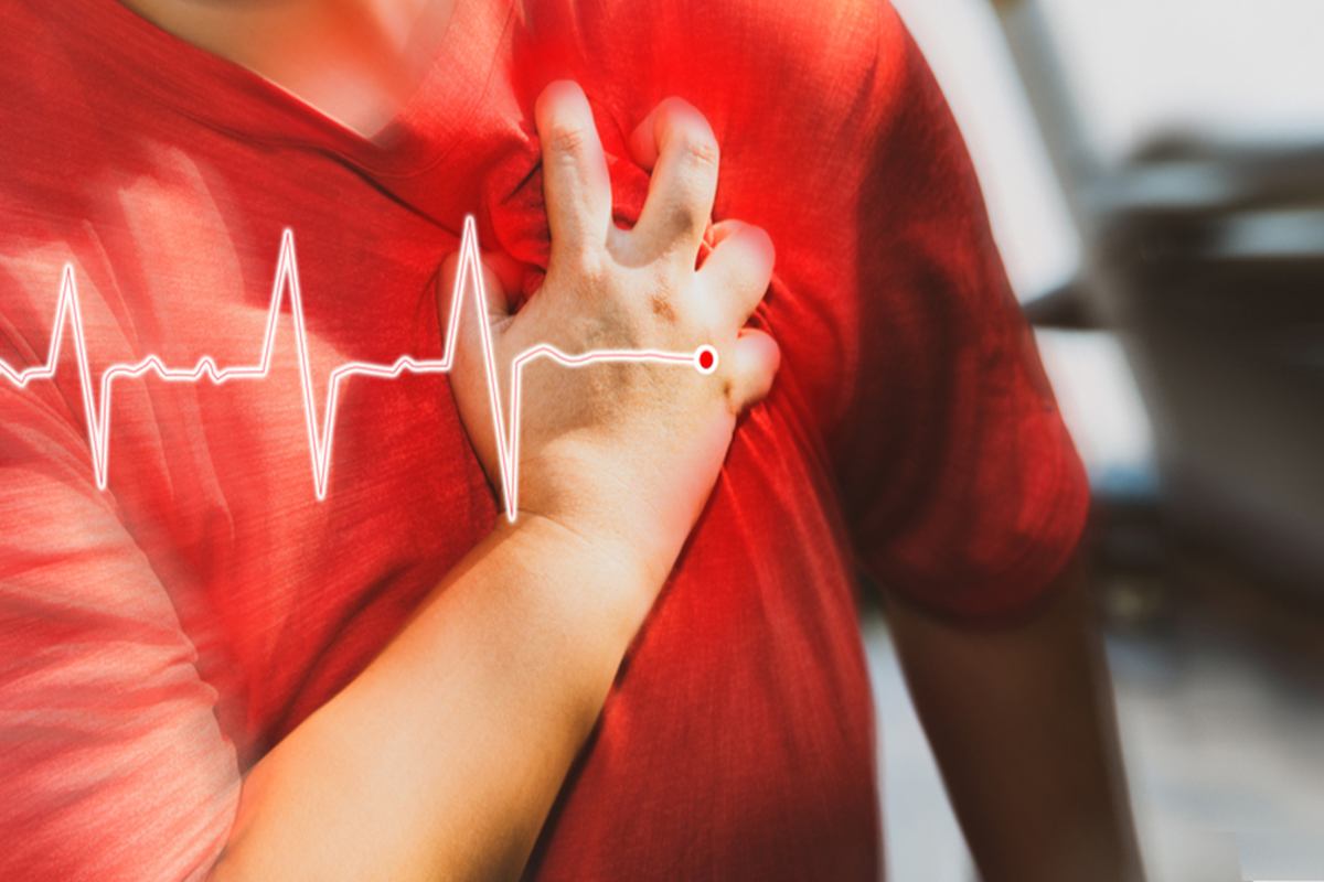 علت تپش قلب چیست؟ راهنمای جامع دلایل، علائم، تشخیص و درمان