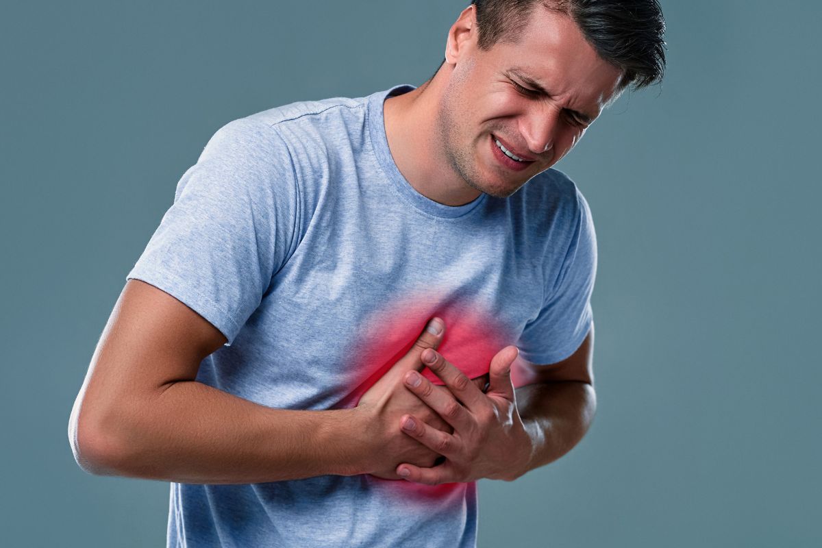 هنگام سکته قلبی چه کنیم؟ اقدامات اولیه سکته قلبی