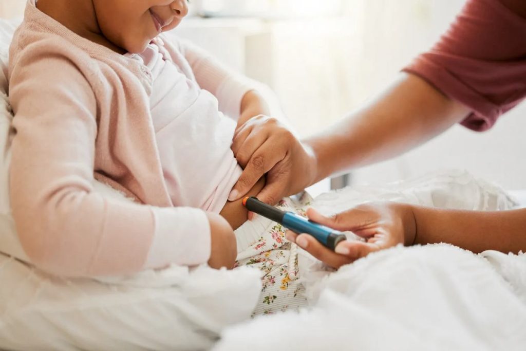 راهنمای کامل درمان دیابت در کودکان و علائم آن