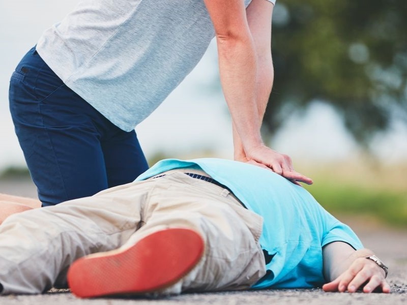 نحوه انجام CPR