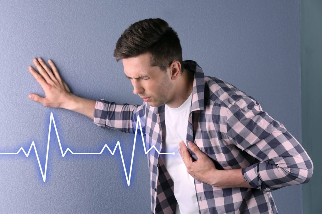 علت تپش قلب چیست؟ راهنمای جامع دلایل، علائم، تشخیص و درمان