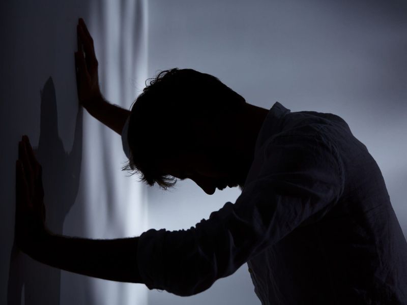 آیا افسردگی خطر خودکشی را افزایش می‌دهد؟