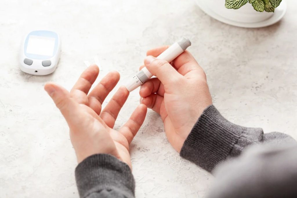 کتواسیدوز دیابتی (DKA) چیست و چرا می‌تواند جان بیمار را تهدید کند؟
