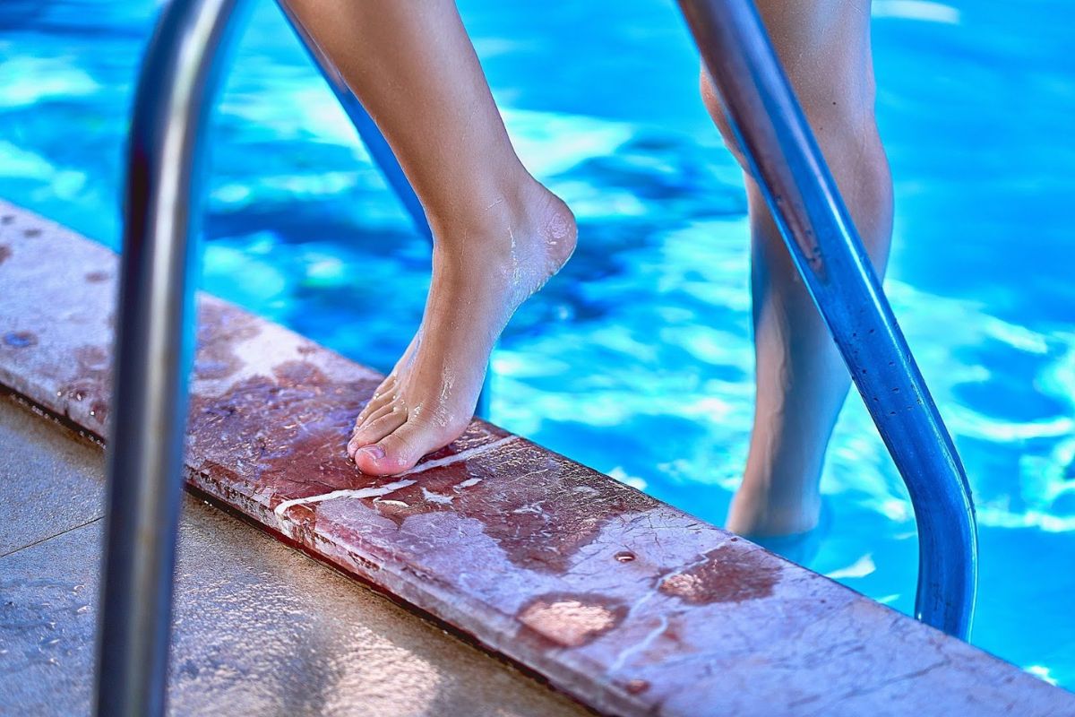 احتمال انتقال زگیل تناسلی از استخر