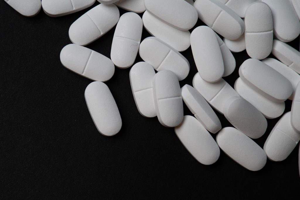 داروی گلی کلازید برای دیابت؛ عوارض و تداخلات دارویی