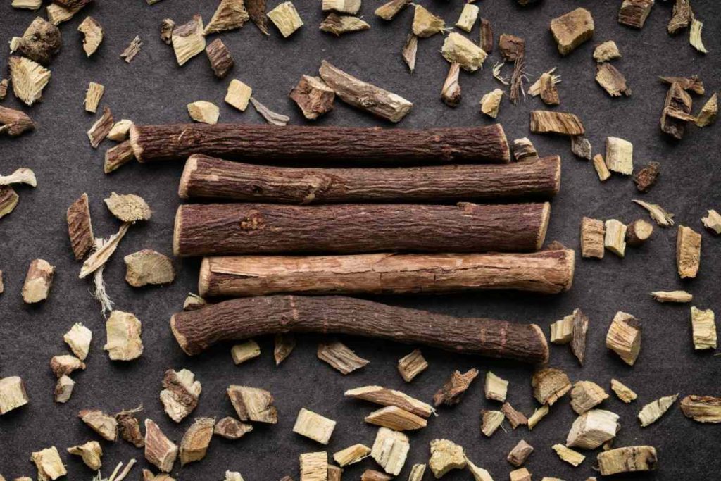 خاصیت پنهان شیرین بیان برای کبد، معده و لاغری