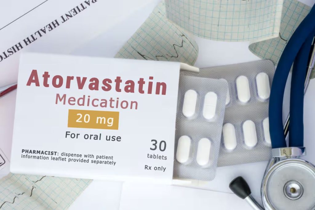 راهنمای کامل قرص آتورواستاتین: موارد استفاده، دوز و عوارض