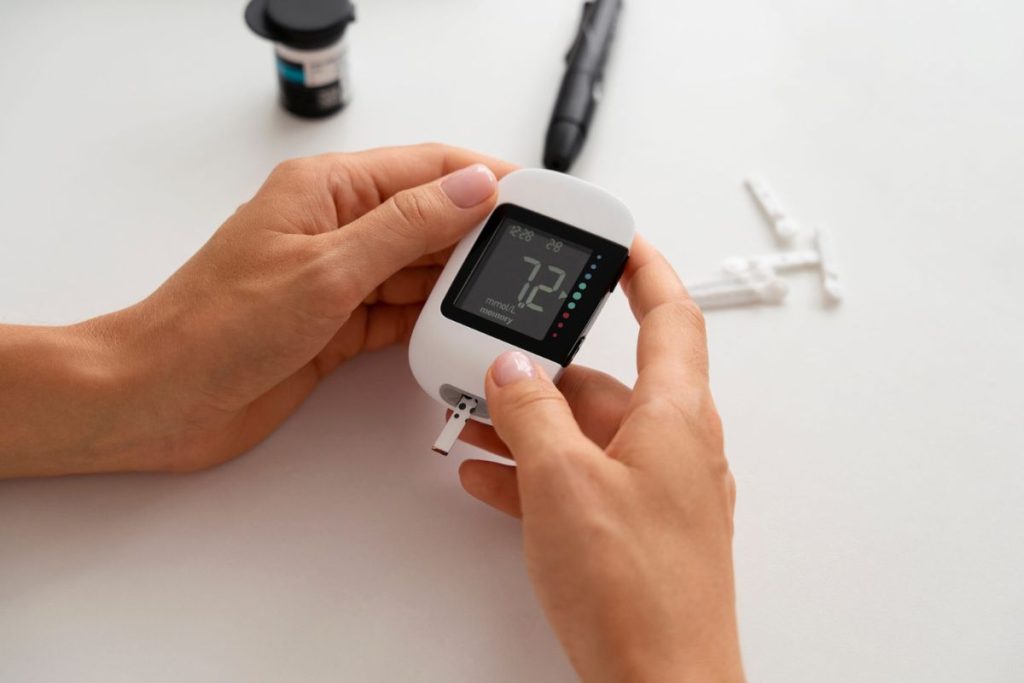 طرز اندازه‌گیری قند خون با دستگاه‌های خانگی