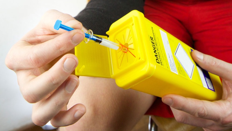 دور انداختن سوزن، سرنگ و لانست استفاده شده