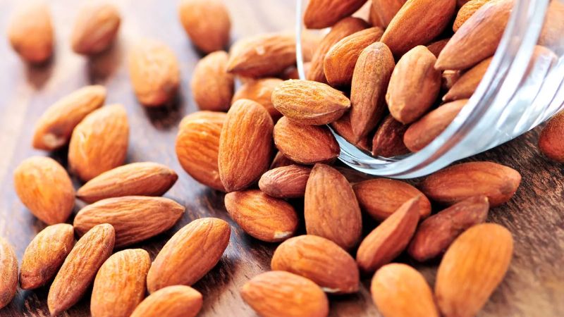 نحوه کنترل قند خون در خوردن پسته و بادام نحوه کنترل قند خون در خوردن پسته و بادام