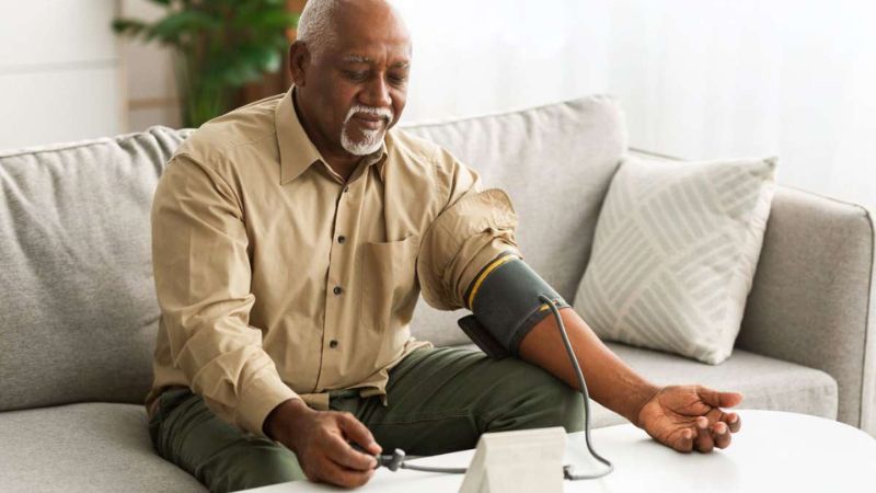 استانداردهای اندازه‌گیری فشار خون در خانه از نگاه مراجع پزشکی