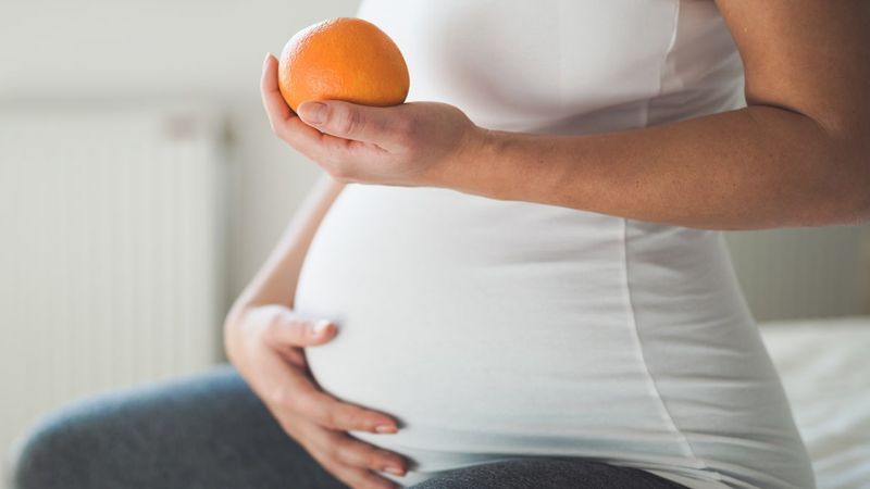 مواد غذایی مؤثر در کاهش یبوست دوران بارداری مواد غذایی مؤثر در کاهش یبوست دوران بارداری