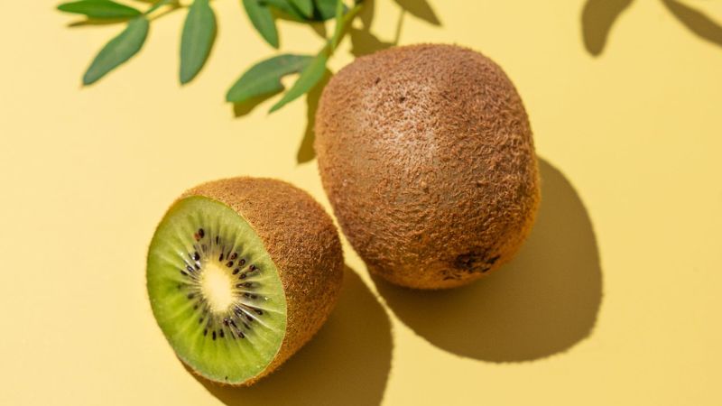 کیوی؛ بهترین میوه برای رفع یبوست