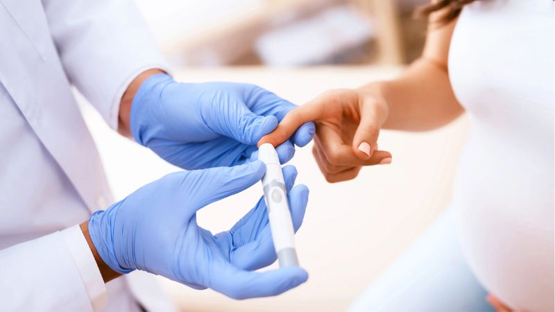 خطرات و عوارض احتمالی آزمایش دیابت بارداری خطرات و عوارض احتمالی آزمایش دیابت بارداری